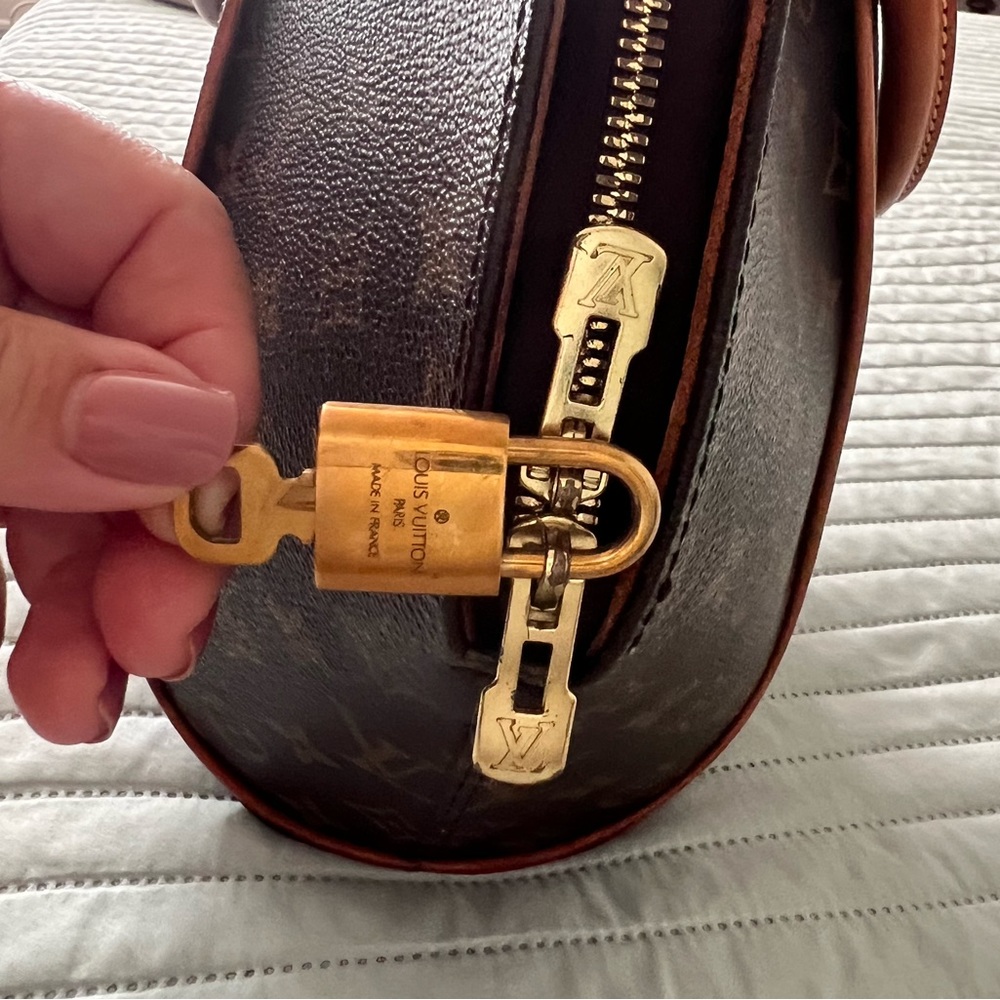 Louis Vuitton Ellipse monogram coated canvas bag with leather trims - Picture 6 of 15